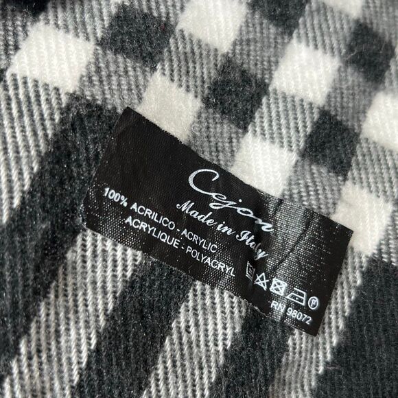 Cejon Women's White Black Plaid Fringe Knit Wrap Scarf - Picture 5 of 5